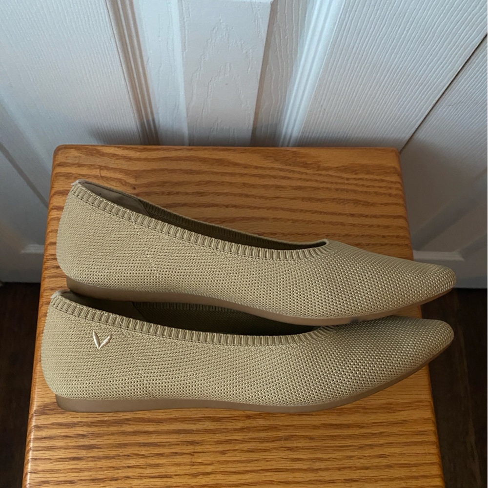 VIVIAIA Aria Walker Nutmeg Tan Lightweight Pointed Toe Ballet Flats 39.5 (8.5 US - Picture 3 of 9